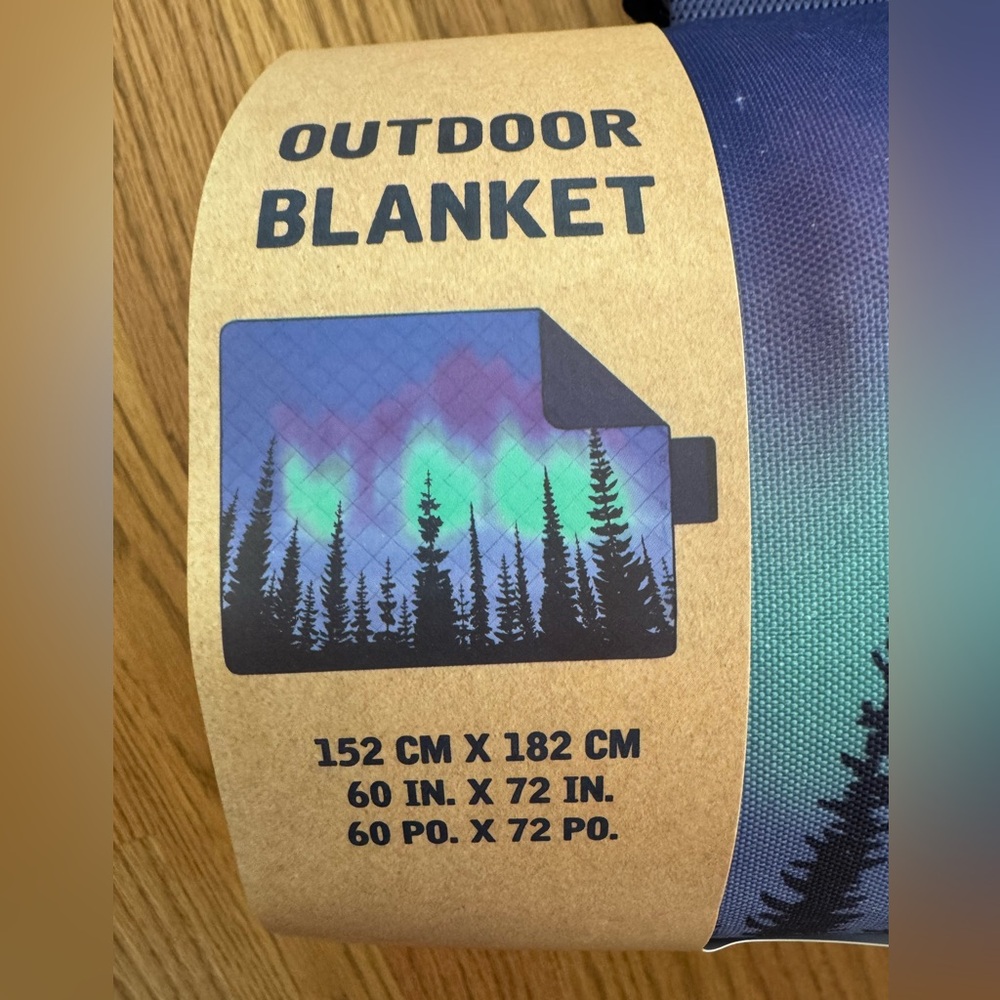 New and beautiful waterproof vintage outdoor blanket 60” x 72”
